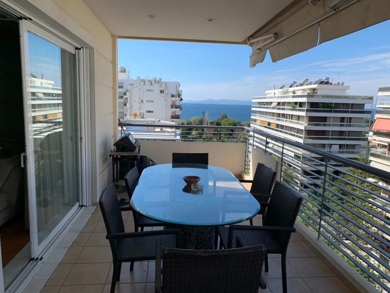 (For Sale) Residential Floor Apartment || Athens South/Palaio Faliro - 170 Sq.m, 4 Bedrooms, 780.000€ 