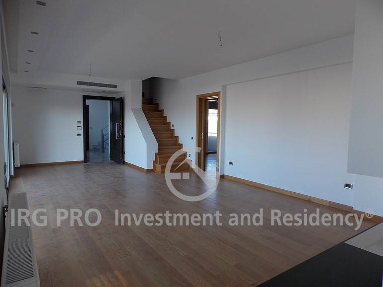 (For Sale) Residential Maisonette || Athens South/Glyfada - 190 Sq.m, 4 Bedrooms, 1.550.000€ 