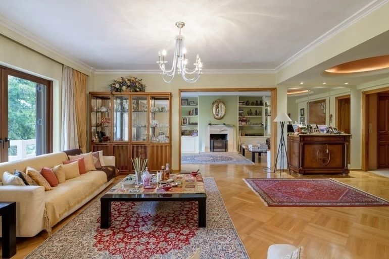 (For Sale) Residential Floor Apartment || Athens North/Pefki - 220 Sq.m, 3 Bedrooms, 600.000€ 