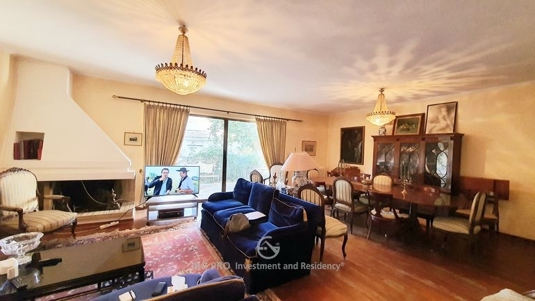 (For Sale) Residential Maisonette || Athens North/Nea Erithraia - 190 Sq.m, 4 Bedrooms, 700.000€ 