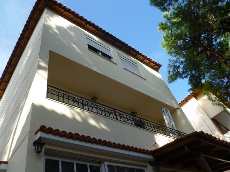 (For Sale) Residential Maisonette || Athens North/Kifissia - 310 Sq.m, 5 Bedrooms, 750.000€ 
