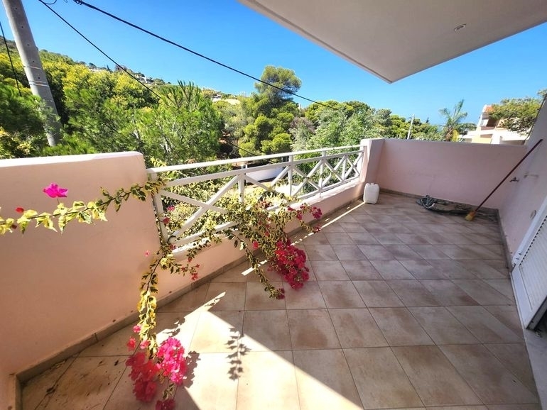 (For Sale) Residential Maisonette || East Attica/Saronida - 120 Sq.m, 2 Bedrooms, 330.000€ 
