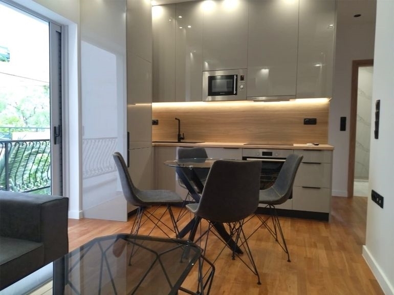 (For Rent) Residential Apartment || Athens South/Nea Smyrni - 57 Sq.m, 2 Bedrooms, 950€ 