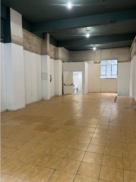 (For Sale) Commercial Retail Shop || Athens Center/Athens - 220 Sq.m, 220.000€ 