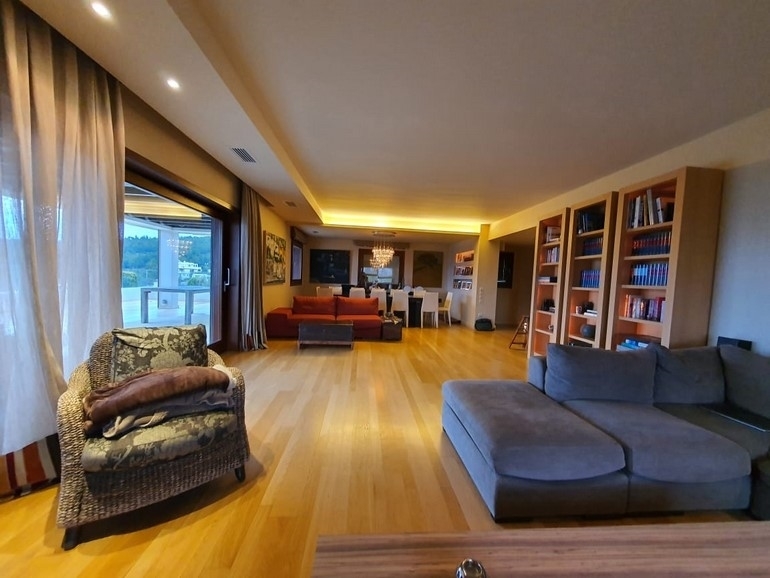 (For Sale) Residential Maisonette || Athens North/Nea Erithraia - 500 Sq.m, 4 Bedrooms, 1.950.000€ 