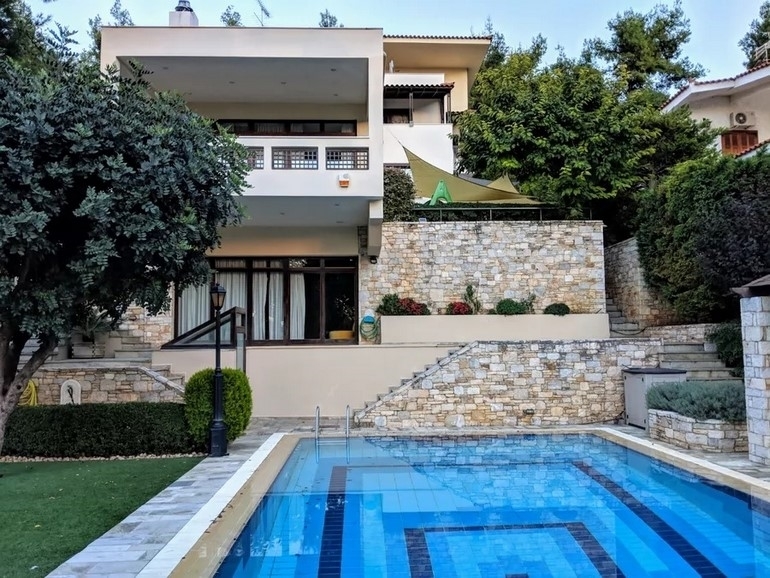 (For Sale) Residential Detached house || East Attica/Dionysos - 450 Sq.m, 6 Bedrooms, 750.000€ 