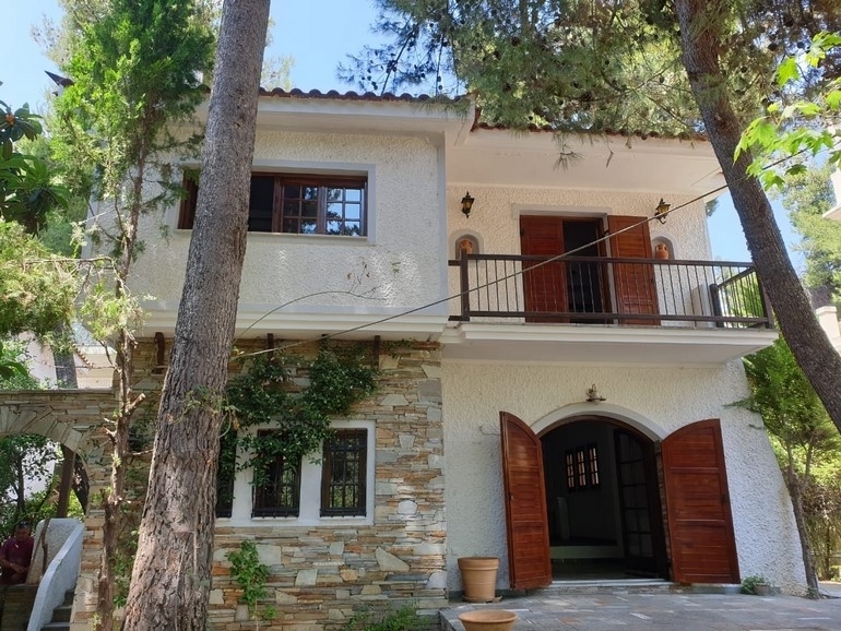 (For Sale) Residential Detached house || East Attica/Drosia - 250 Sq.m, 4 Bedrooms, 650.000€ 