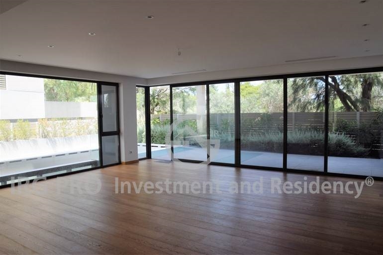 (For Sale) Residential Maisonette || Athens South/Elliniko - 220 Sq.m, 3 Bedrooms, 1.200.000€ 