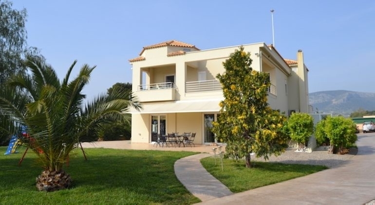(For Sale) Residential Detached house || East Attica/Koropi - 700 Sq.m, 4 Bedrooms, 950.000€ 